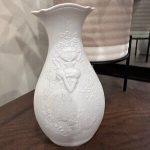 AK Kaiser White Bisque Vase